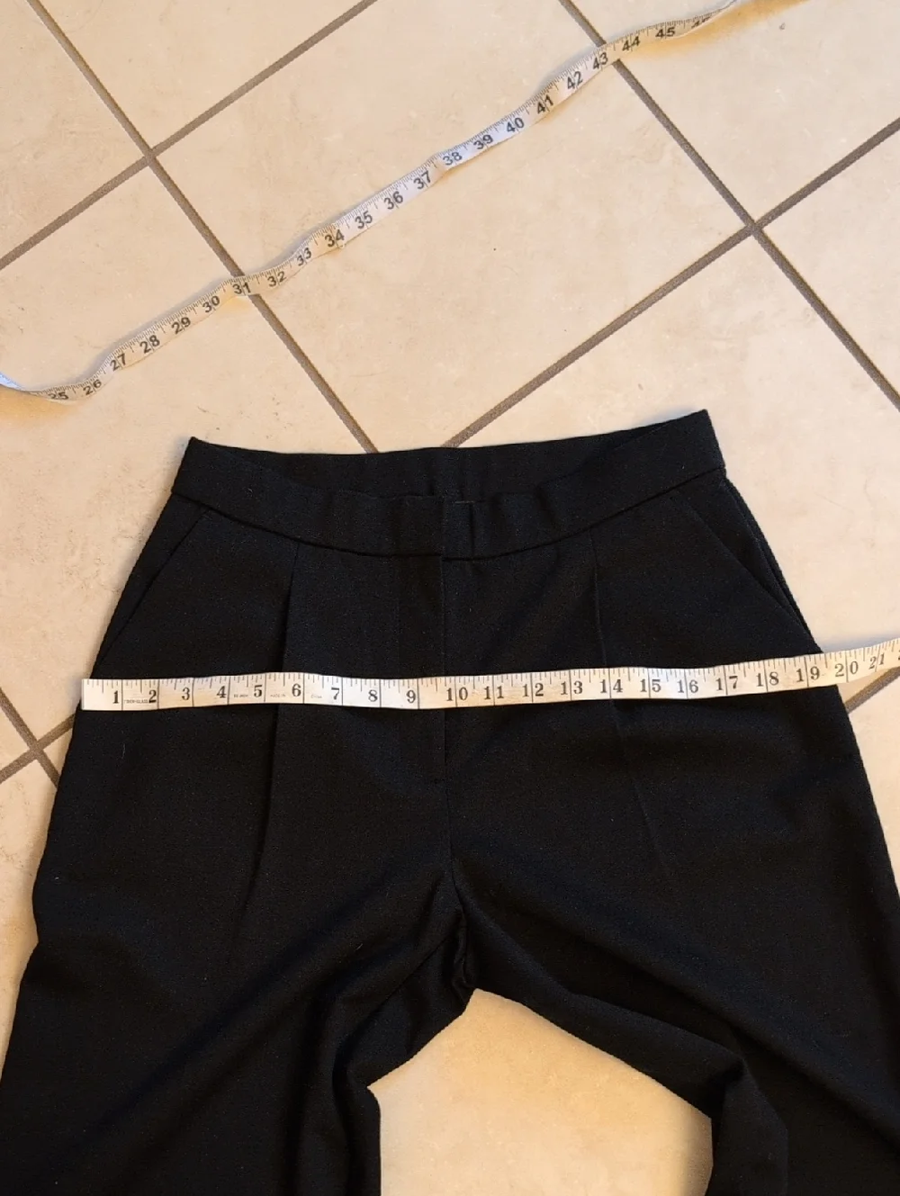 EILEEN FISHER Pleated Slouchy Pant Tencel Blend Black Tapered Leg Size XS - Picture 9 of 10